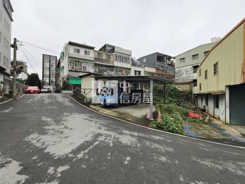 山仔頂超大面寬三角建地房屋室內格局與周邊環境