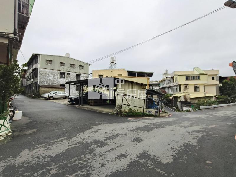 山仔頂超大面寬三角建地房屋室內格局與周邊環境