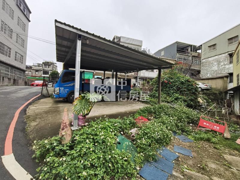 山仔頂超大面寬三角建地房屋室內格局與周邊環境