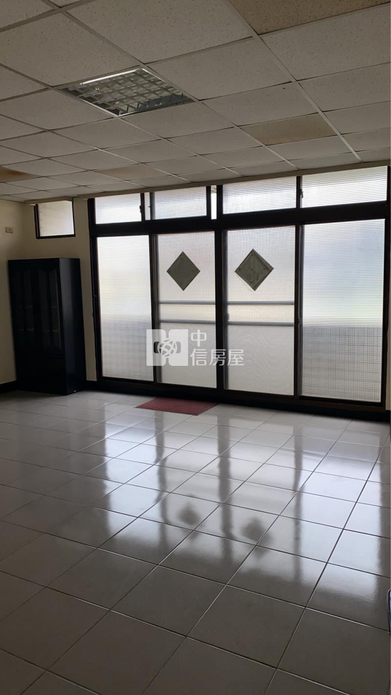 (專)林森國小旁大面寬透天店面房屋室內格局與周邊環境