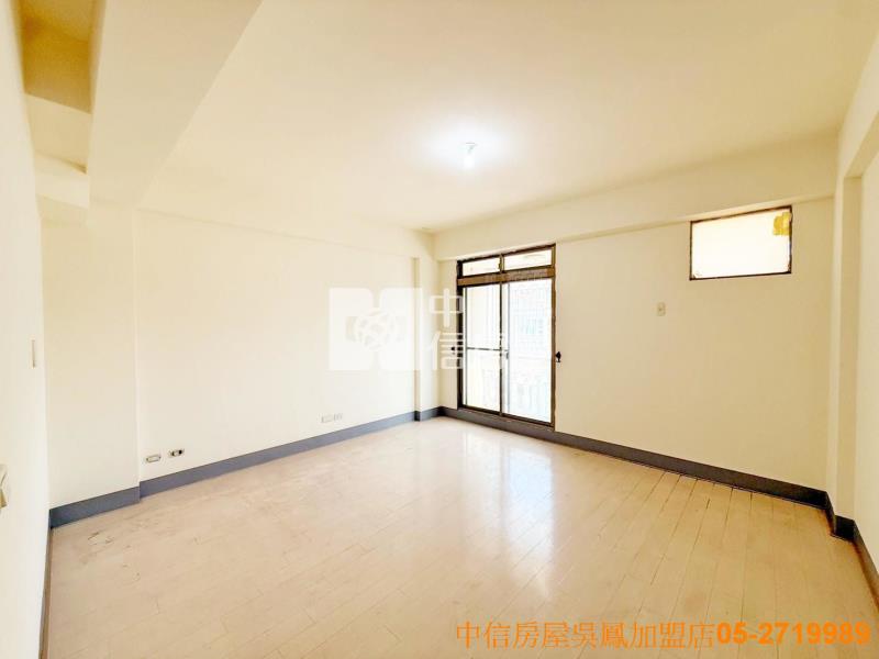 皇品酒店11米路挑高4房店墅房屋室內格局與周邊環境