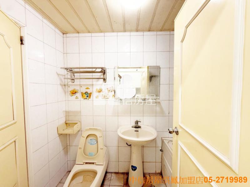 皇品酒店11米路挑高4房店墅房屋室內格局與周邊環境