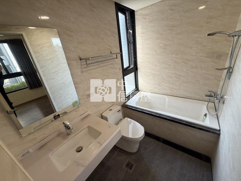 近廍子國中輕屋齡三房平車房屋室內格局與周邊環境