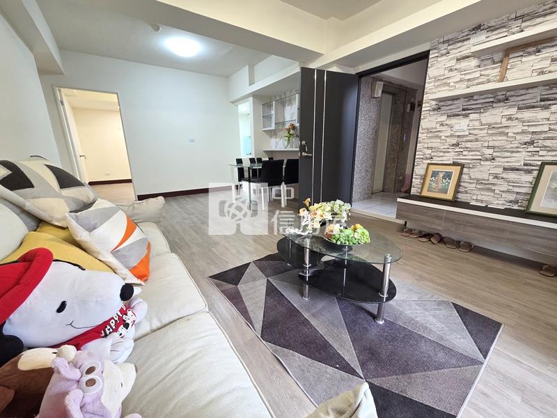 新平國小三房+車位II房屋室內格局與周邊環境