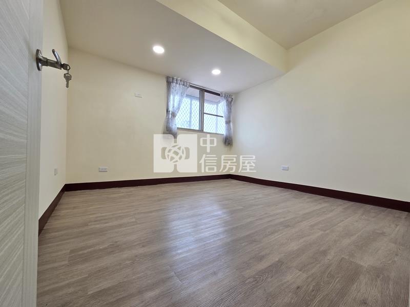 新平國小三房+車位II房屋室內格局與周邊環境