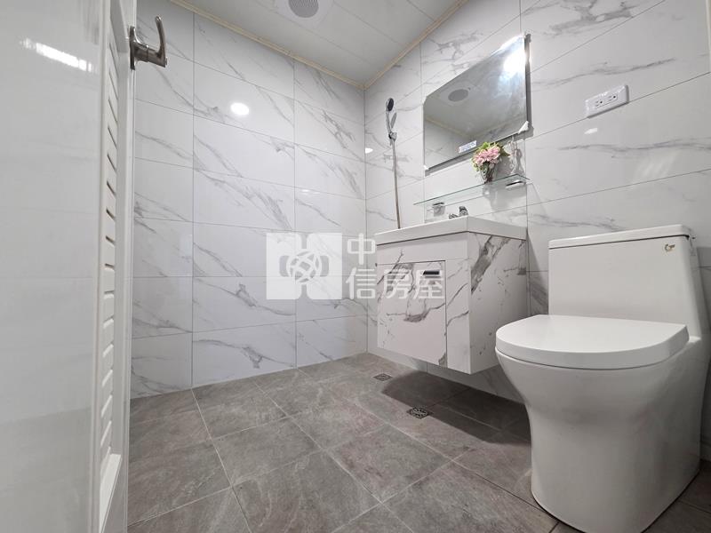 新平國小三房+車位II房屋室內格局與周邊環境