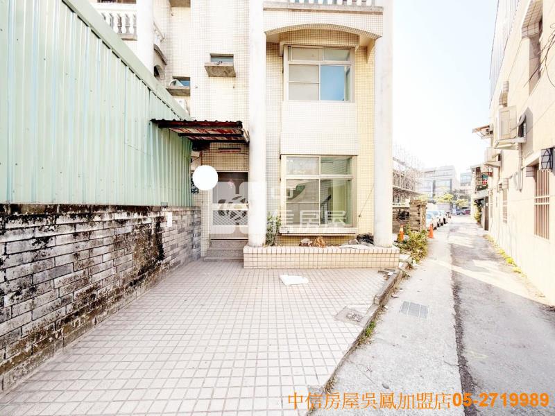 皇品酒店旁邊間大地坪車庫別墅房屋室內格局與周邊環境