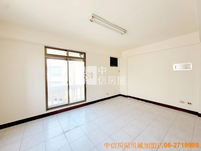 皇品酒店旁邊間大地坪車庫別墅房屋室內格局與周邊環境