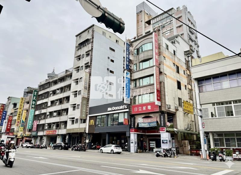 近LaLaport收租熱鬧樓店房屋室內格局與周邊環境