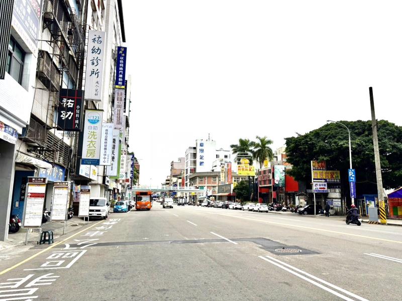 近LaLaport收租熱鬧樓店房屋室內格局與周邊環境