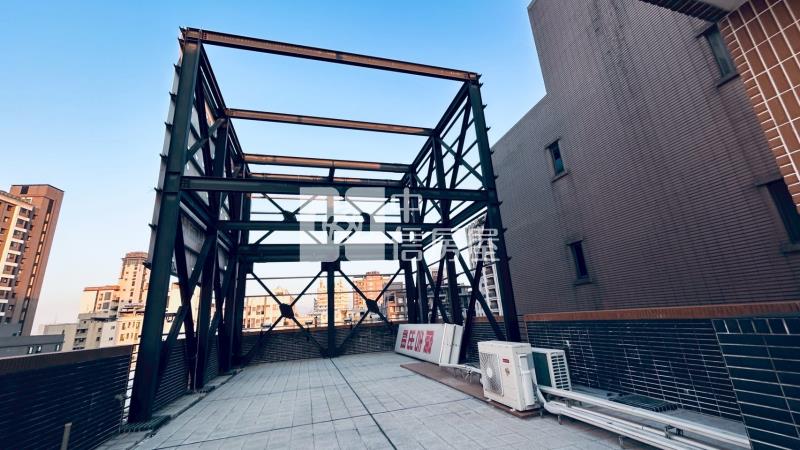 經貿逢甲獨棟電梯旗艦透店房屋室內格局與周邊環境