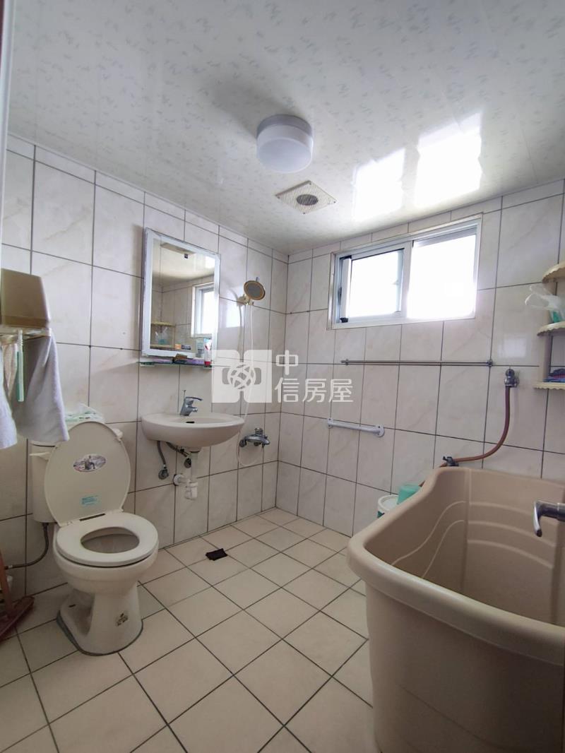 赤崁樓成功國小旁電梯套房房屋室內格局與周邊環境