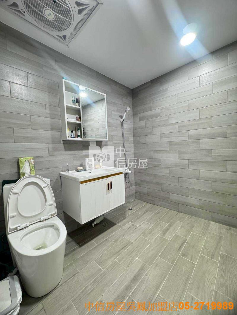 港坪公園車位美樓店房屋室內格局與周邊環境