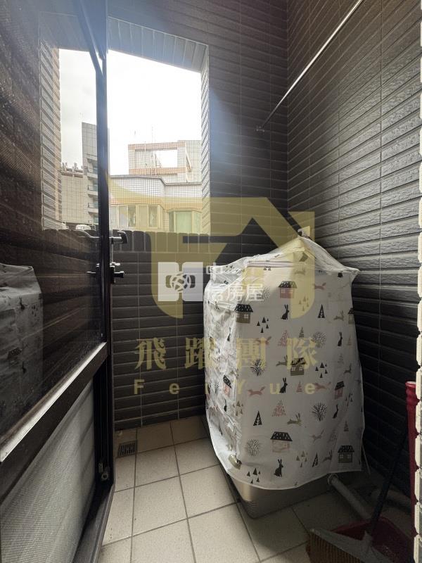 中壢後站 健行科大 精美電梯三套房｜有陽台房屋室內格局與周邊環境