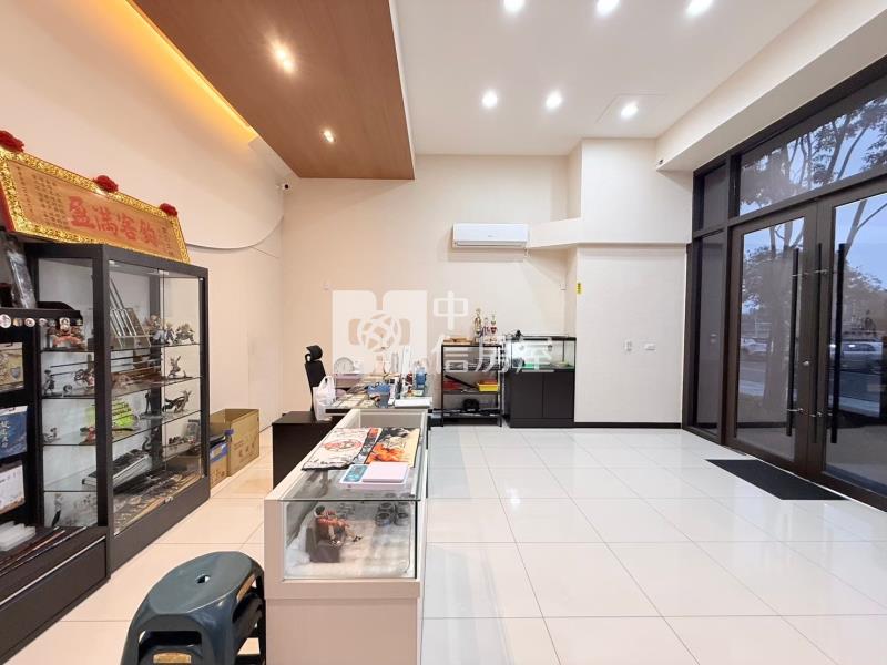 新都生態公園大面寬邊間店面房屋室內格局與周邊環境