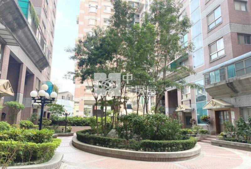 東區近夢時代大坪數商業辦公室房屋室內格局與周邊環境