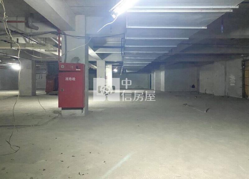 東區近夢時代大坪數商業辦公室房屋室內格局與周邊環境