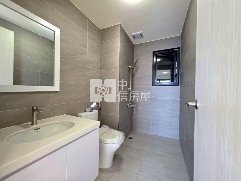 浩瀚森之道次頂樓雙平車視野戶房屋室內格局與周邊環境