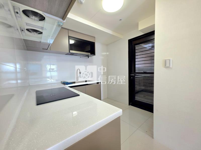 浩瀚森之道次頂樓雙平車視野戶房屋室內格局與周邊環境