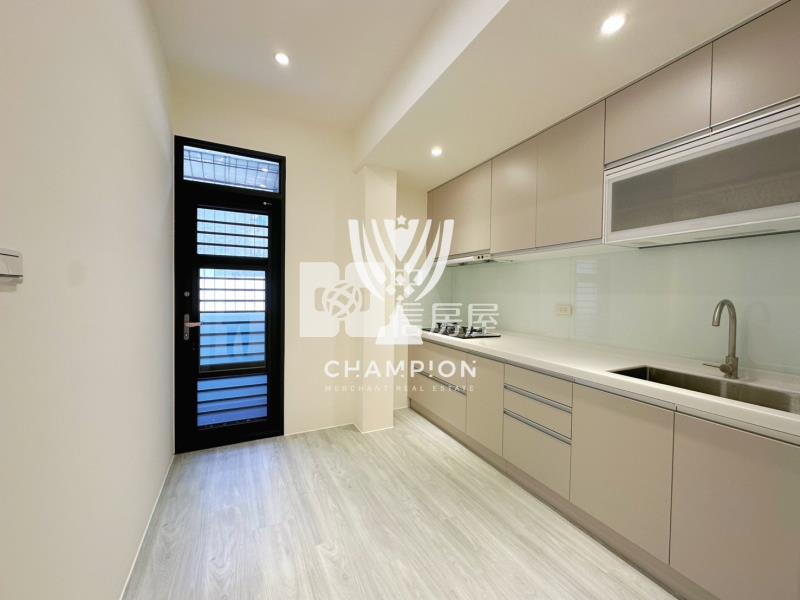 【冠軍】信義國中旁二樓精品三房房屋室內格局與周邊環境