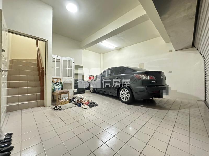 十四期漢神百貨震後雙車別墅房屋室內格局與周邊環境