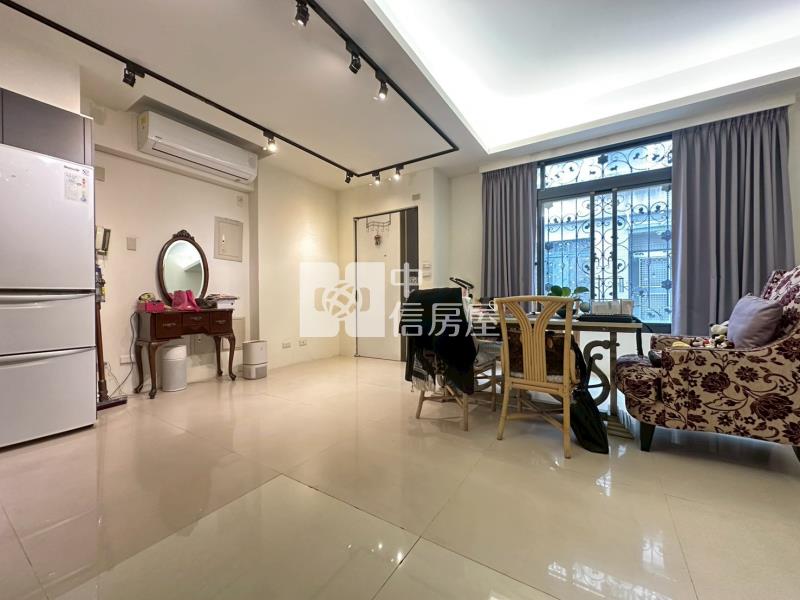 十四期漢神百貨震後雙車別墅房屋室內格局與周邊環境