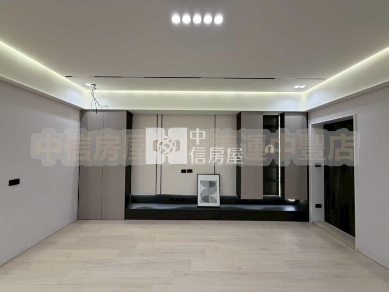 忠愛莊前後臨路透天房屋室內格局與周邊環境