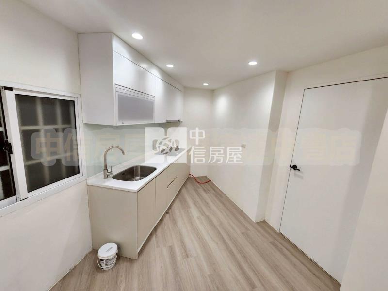 忠愛莊前後臨路透天房屋室內格局與周邊環境