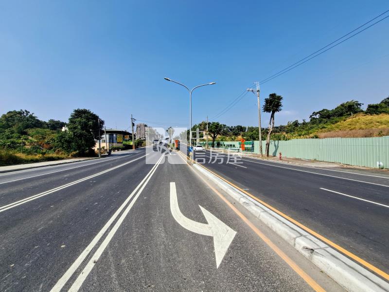 鳥松近捷運黃線Y1站都內農地B1房屋室內格局與周邊環境