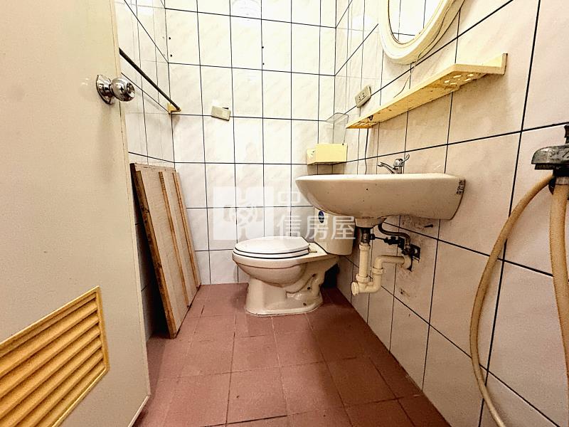 平鎮東安學校旁5房透天房屋室內格局與周邊環境