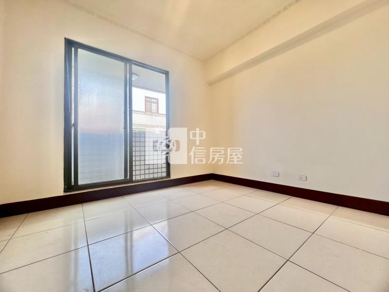 馬卡龍公園新高國小旁電梯美四房房屋室內格局與周邊環境