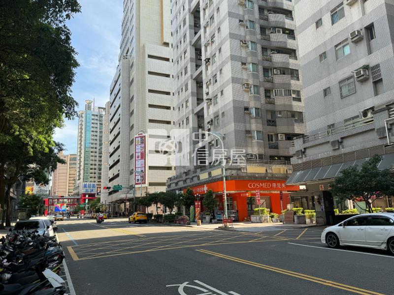 Sogo雅典宮廷3改2房房屋室內格局與周邊環境