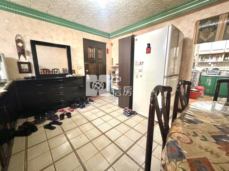 巨城低總價四房平車房屋室內格局與周邊環境