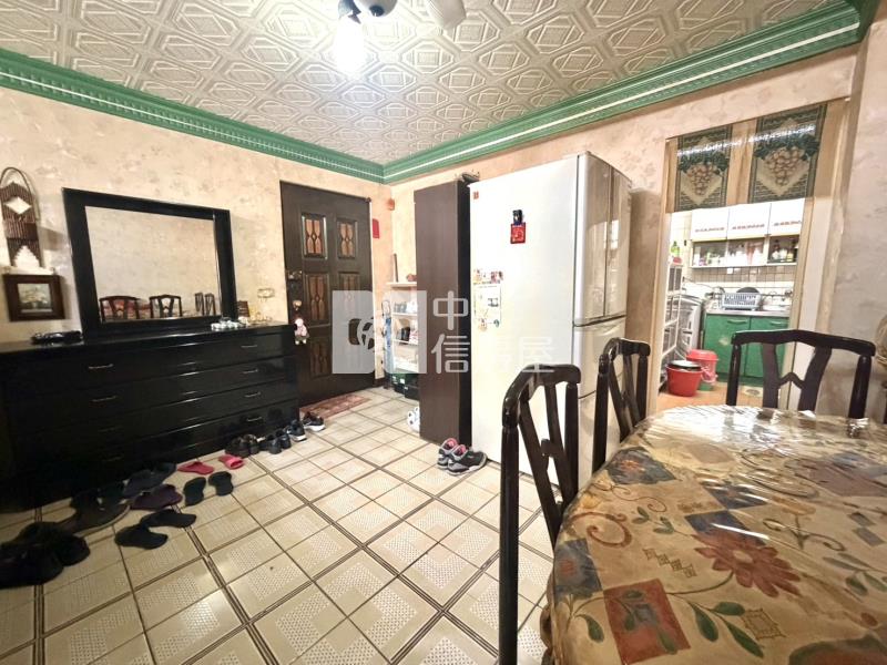 巨城低總價四房平車房屋室內格局與周邊環境