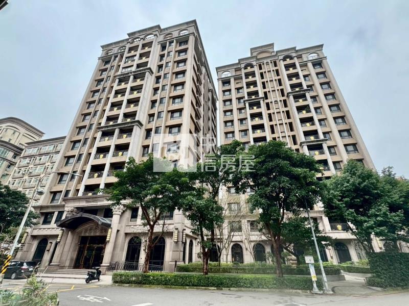 依莎美學三房車露臺戶房屋室內格局與周邊環境