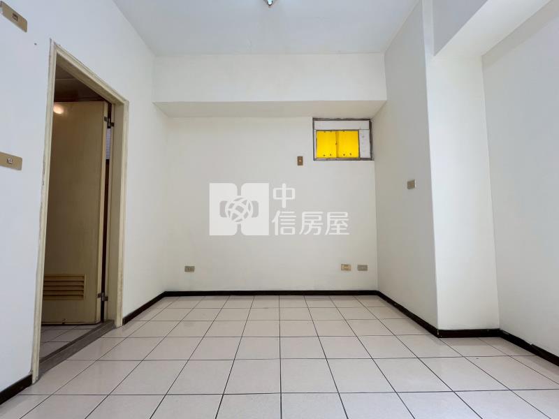 南屯交流道旁凱撒風景園邸2+1房機上車位房屋室內格局與周邊環境