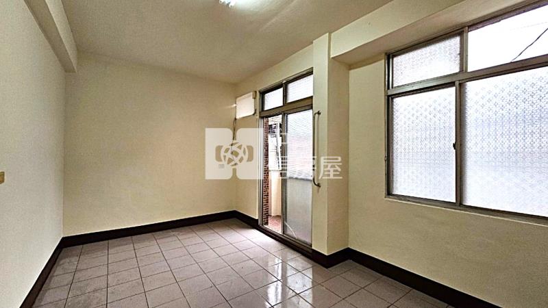 塗城路6米活巷車庫雙車投資透天房屋室內格局與周邊環境