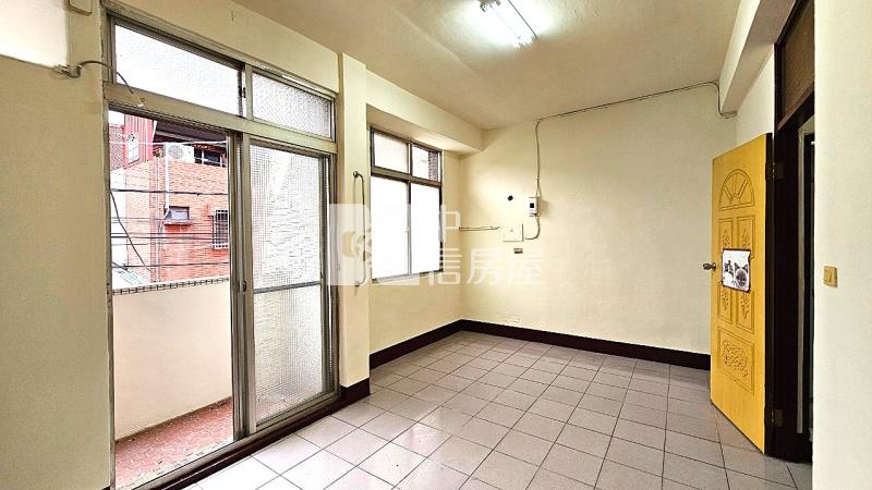 塗城路6米活巷車庫雙車投資透天房屋室內格局與周邊環境