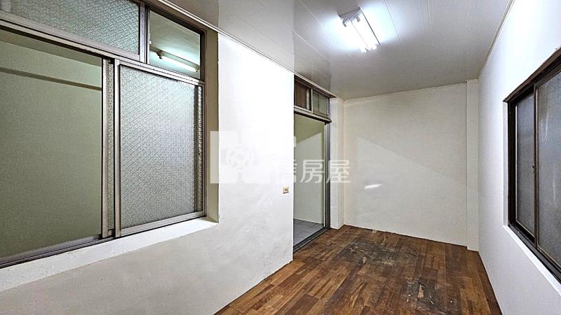 塗城路6米活巷車庫雙車投資透天房屋室內格局與周邊環境