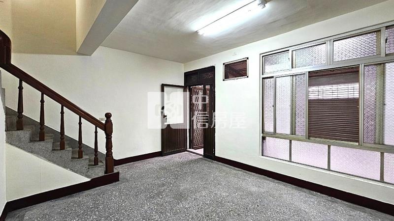 塗城路6米活巷車庫雙車投資透天房屋室內格局與周邊環境