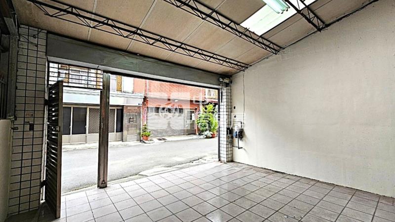 塗城路6米活巷車庫雙車投資透天房屋室內格局與周邊環境