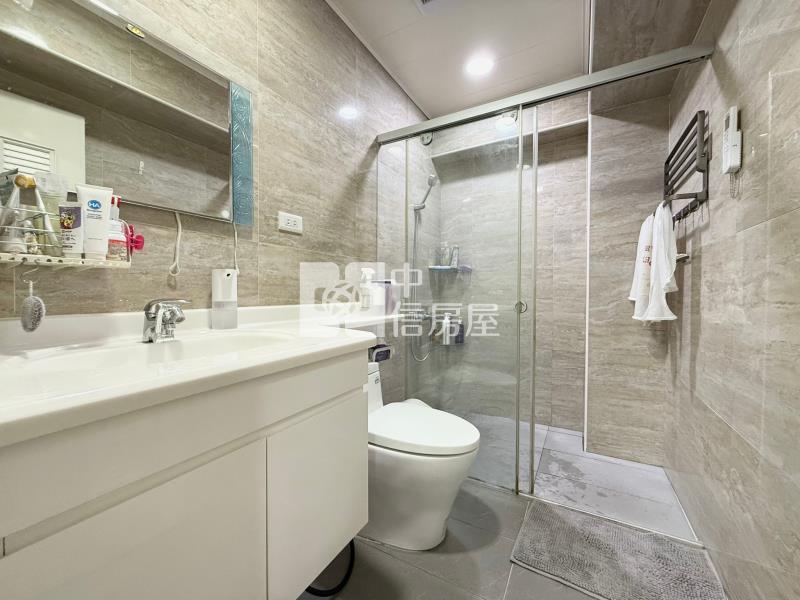 宏全新中國精美裝潢大二房(專任)房屋室內格局與周邊環境