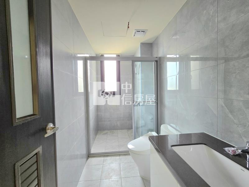 三甲公園全新臨路電梯豪墅房屋室內格局與周邊環境