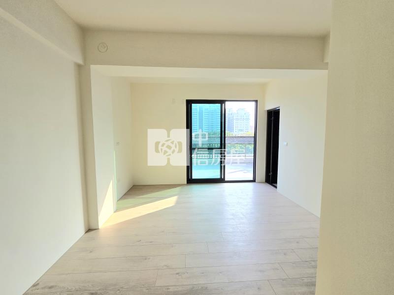 三甲公園全新臨路電梯豪墅房屋室內格局與周邊環境