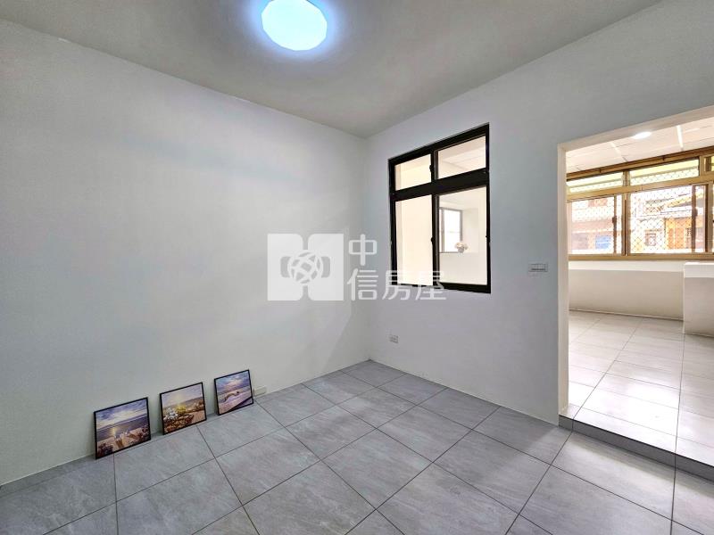 太平全新整理車庫停車大面寬孝親透天房屋室內格局與周邊環境