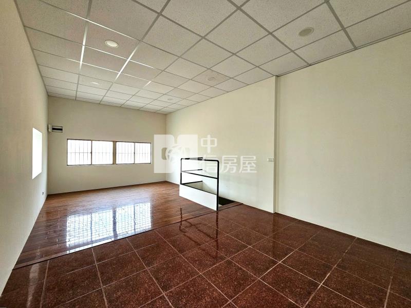 太平全新整理車庫停車大面寬孝親透天房屋室內格局與周邊環境