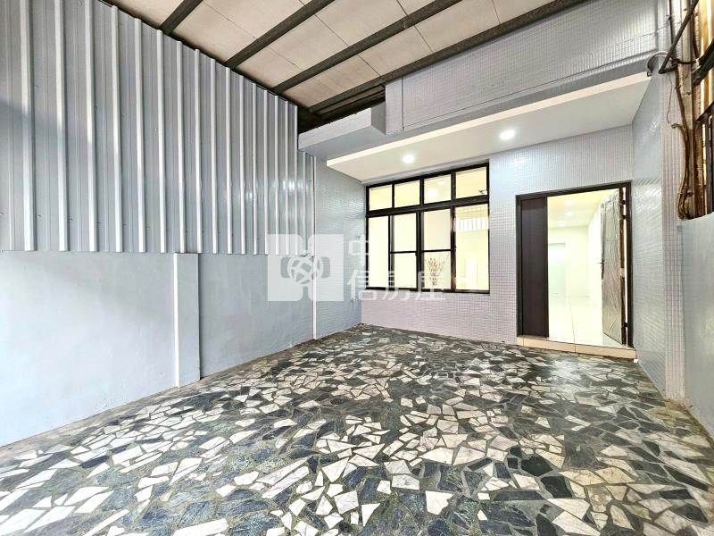 太平全新整理車庫停車大面寬孝親透天房屋室內格局與周邊環境