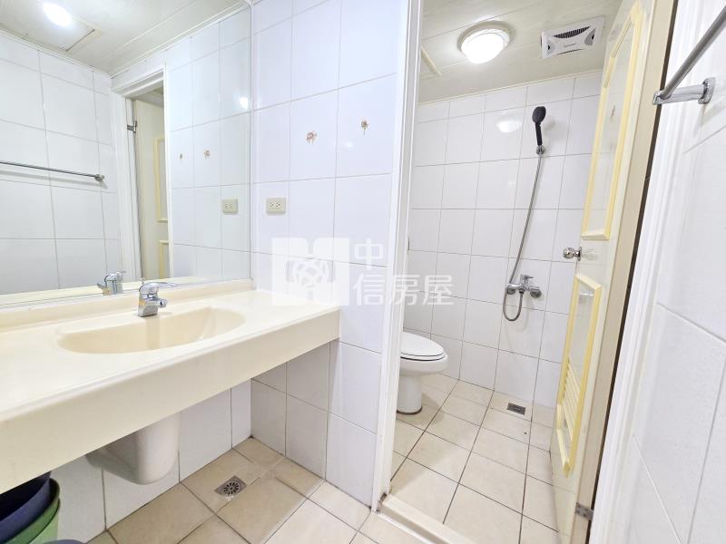 未來之翼頂樓三房車位(專任)房屋室內格局與周邊環境