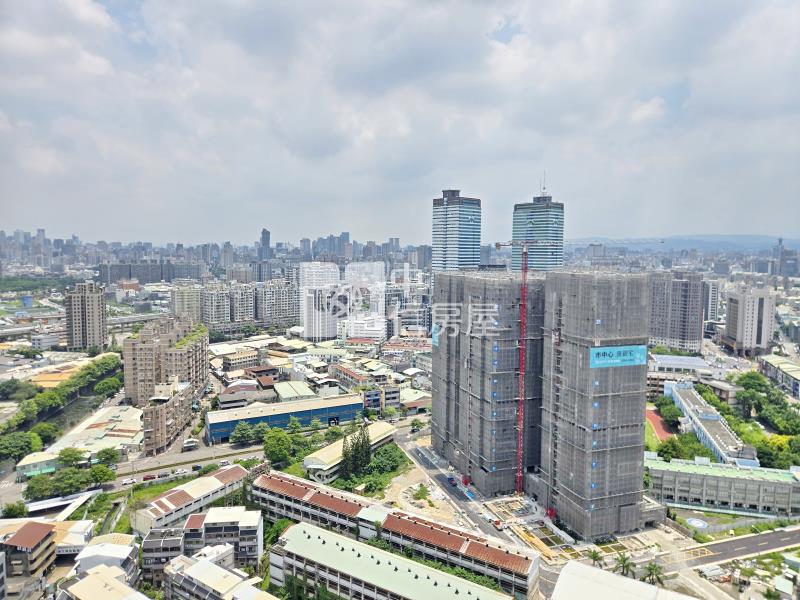 未來之翼頂樓三房車位(專任)房屋室內格局與周邊環境