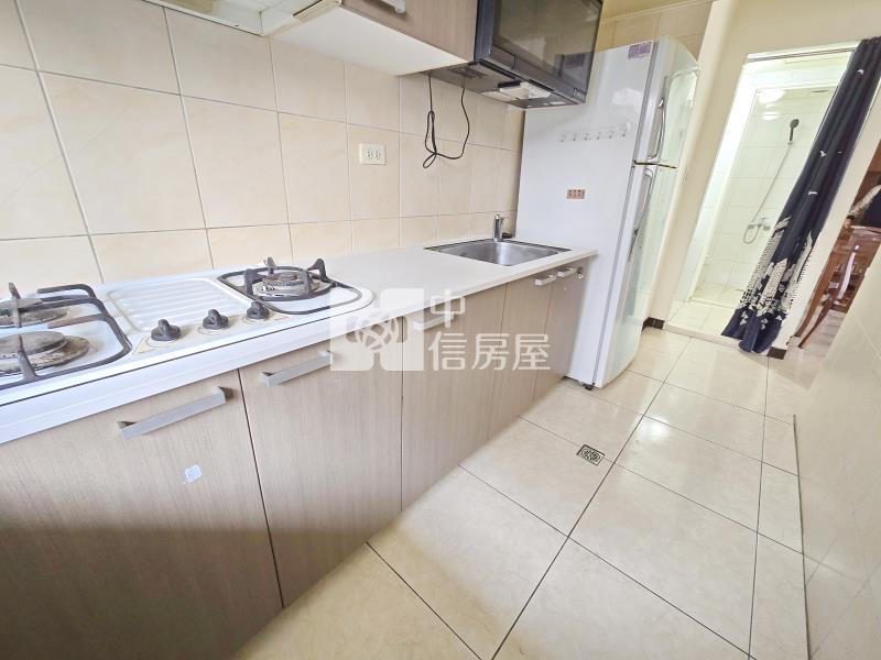 未來之翼頂樓三房車位(專任)房屋室內格局與周邊環境